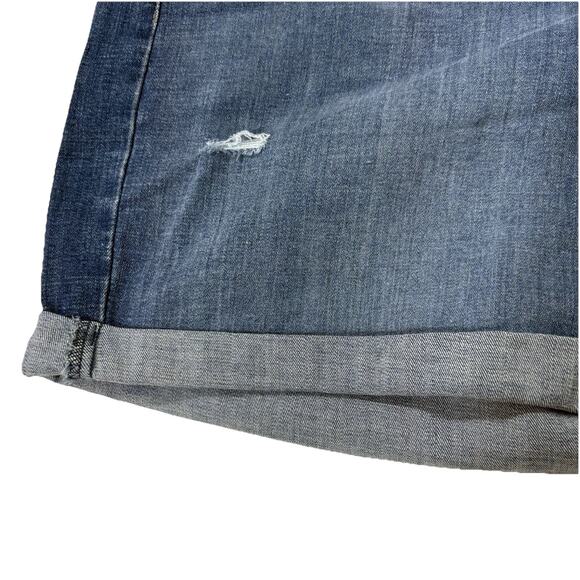 Levi's Denim Mid Length Shorts Women's 18W Hypersoft Medium Wash Mid Rise NWT - Picture 3 of 11